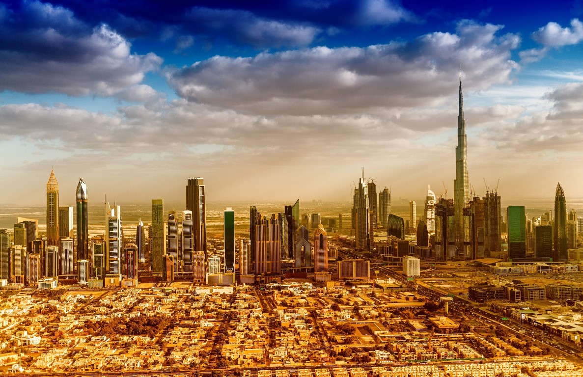 What are the benefits of investing in off-plan properties in Dubai?